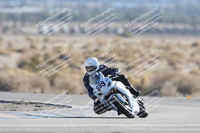 media/Dec-07-2025-CVMA (Sun) [[3e7d2de5dc]]/Race 12- Formula 40 MW and LW/